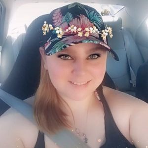 Meet your Posher, Holly